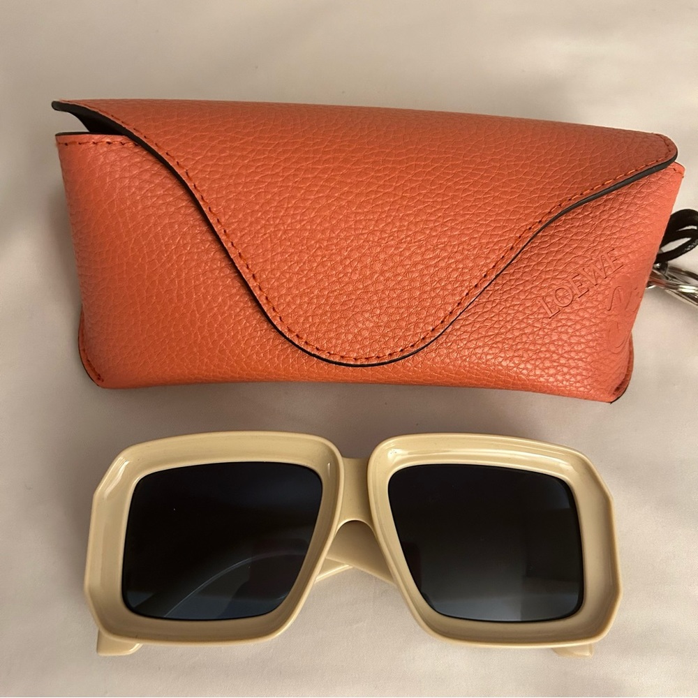 LOEWE PAULA’S IBIZA SUNGLASSES *OPEN TO OFFERS*